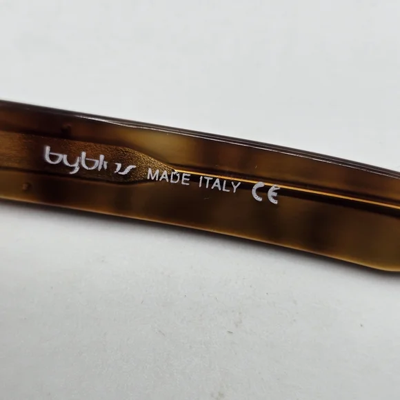 Byblos Dark Brown Oval Sunglasses display picture 3